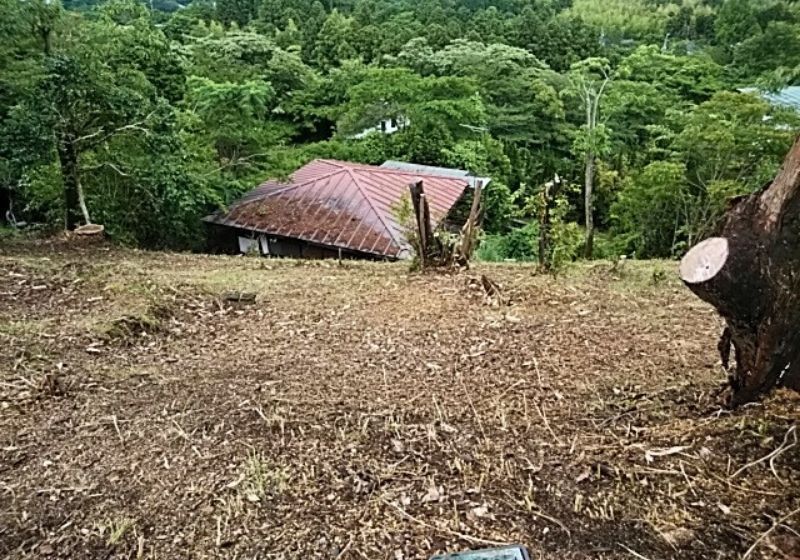 2DK House with Land in Itō, Shizuoka for Renovation - Thumbnail 2