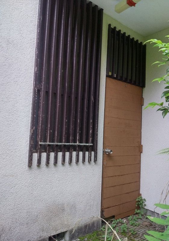 2DK House with Land in Itō, Shizuoka for Renovation - Thumbnail 4