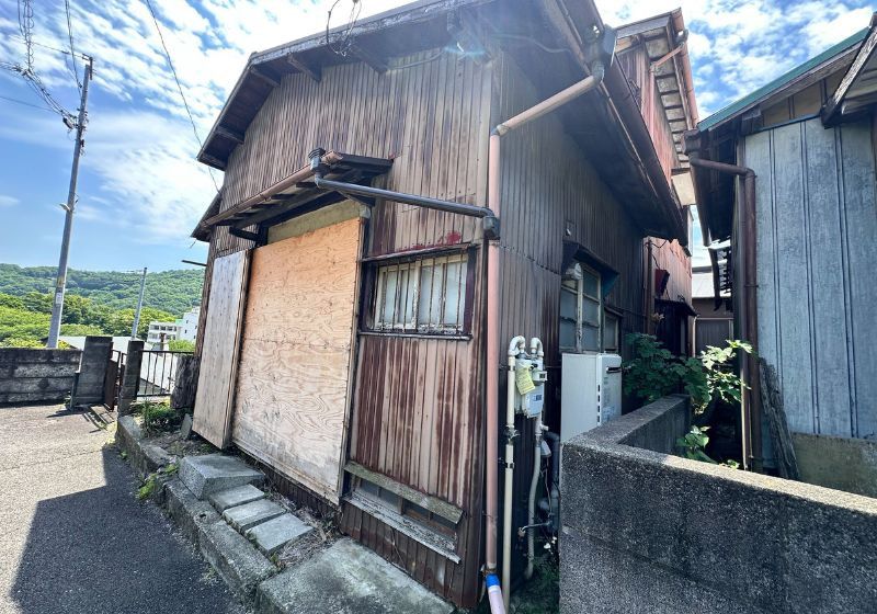 Old House with Land for Renovation in Hadano, Kanagawa - Thumbnail 2