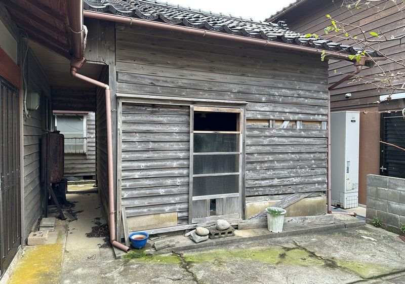 80-Year Kominka with Irori in Noto, Licensed for Inn Use - Thumbnail 2