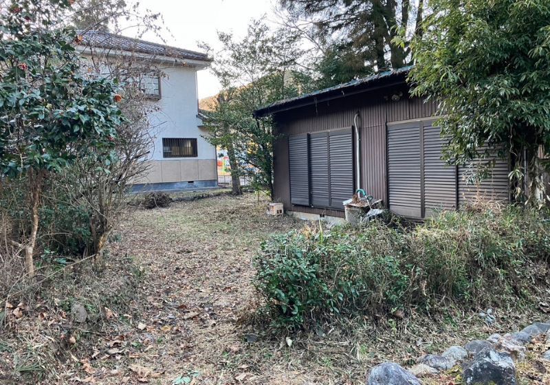Vacant House and Land for Sale in Ome, Tokyo - 45sqm House on 655sqm Plot - Image 1