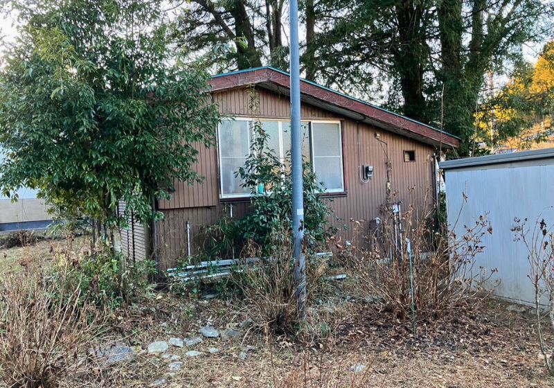 Vacant House and Land for Sale in Ome, Tokyo - 45sqm House on 655sqm Plot - Thumbnail 3