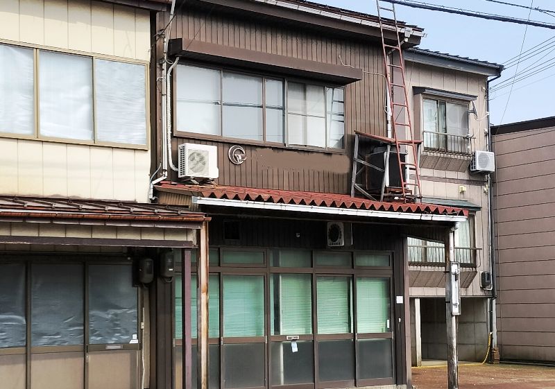 Wide Rowhouse with Former Printing Press in Joetsu, Niigata - Thumbnail 2