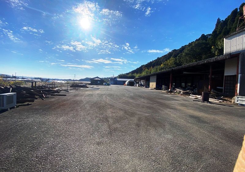 Commercial Property with Large Warehouses for Sale in Saito, Miyazaki - Thumbnail 4