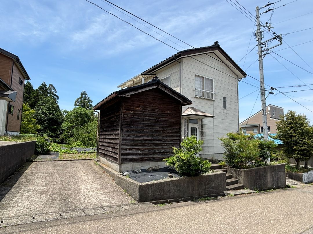 2LDK Vacant House for Sale in Oono, Itoigawa City, Niigata - Thumbnail 2