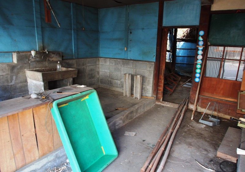 Spacious Land with Old House for Sale in Naruto, Tokushima - Thumbnail 2