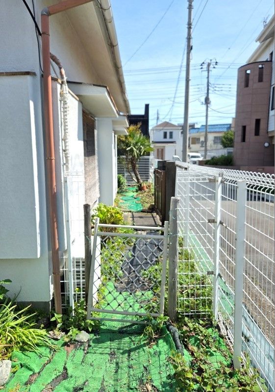Detached House for Sale in Numazu, Shizuoka with Corner Lot - Thumbnail 4