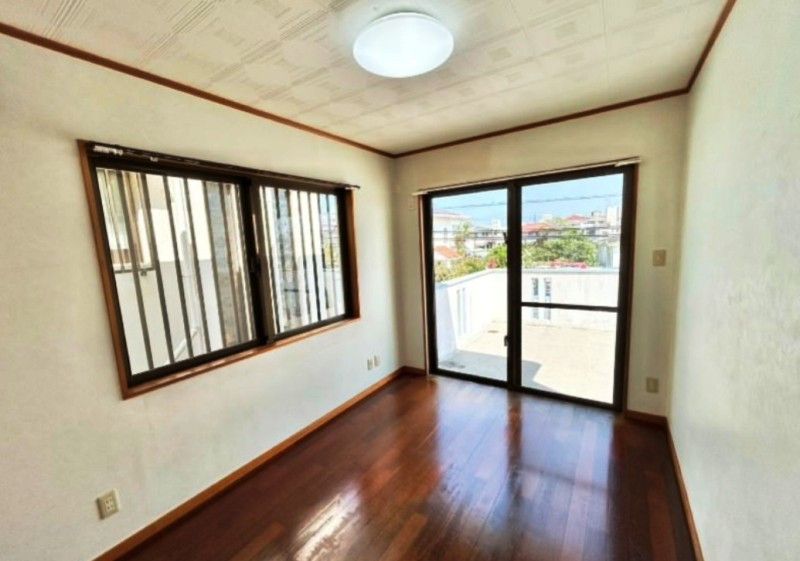 5DK House for Sale in Uruma City, Okinawa with Parking - Thumbnail 3