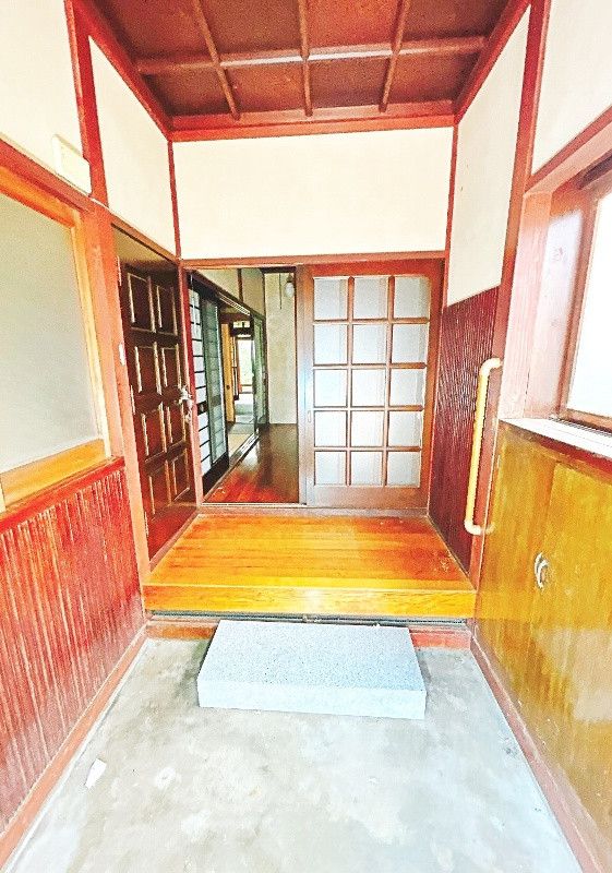 Spacious 5DK Kominka with Garden and Barn in Takaoka, Toyama - Thumbnail 3