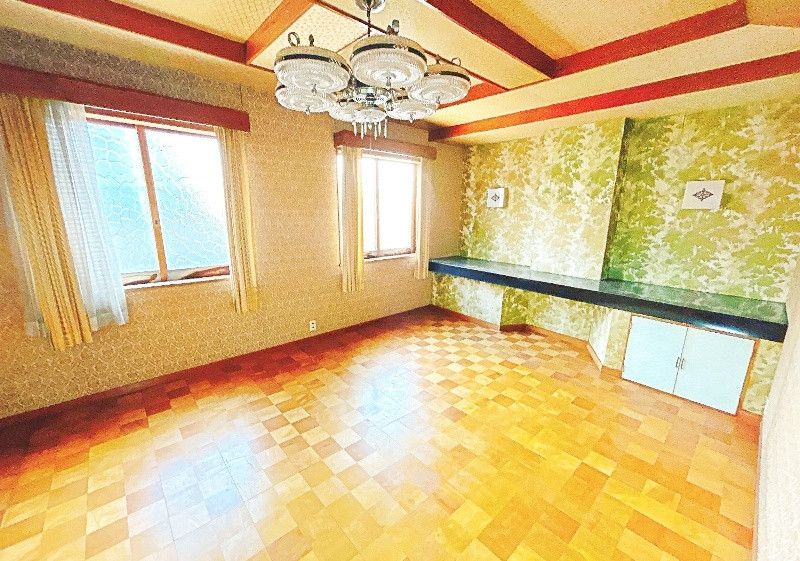 Spacious 5DK Kominka with Garden and Barn in Takaoka, Toyama - Thumbnail 4