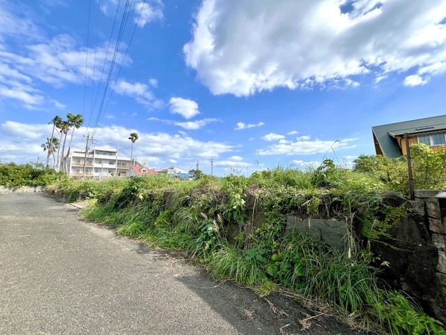 967 sqm Land for Sale in Ibusuki, Kagoshima with Mount Kaimon Views - Image 1