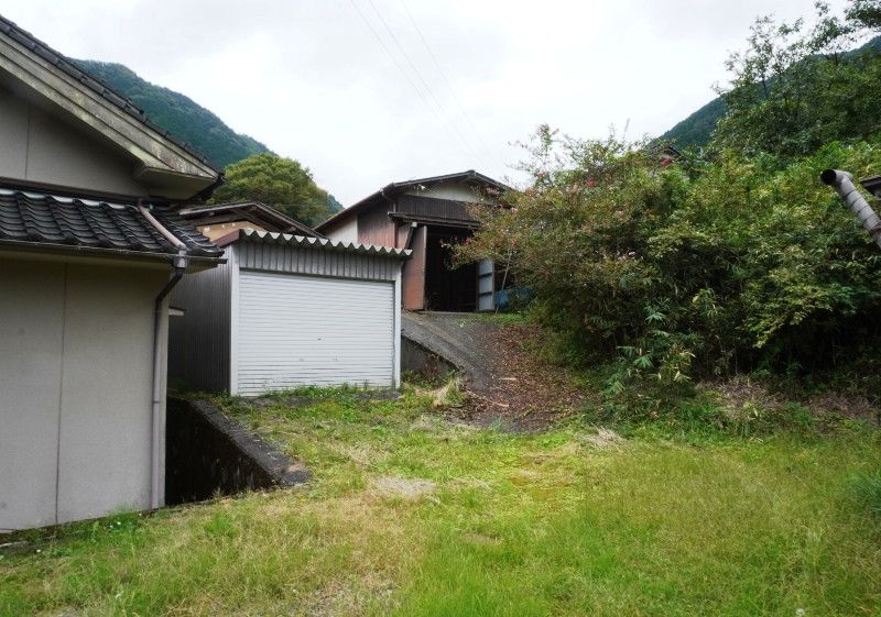Historic Farmhouse with 6,000 Tsubo Land in Shiso, Hyogo - Thumbnail 3