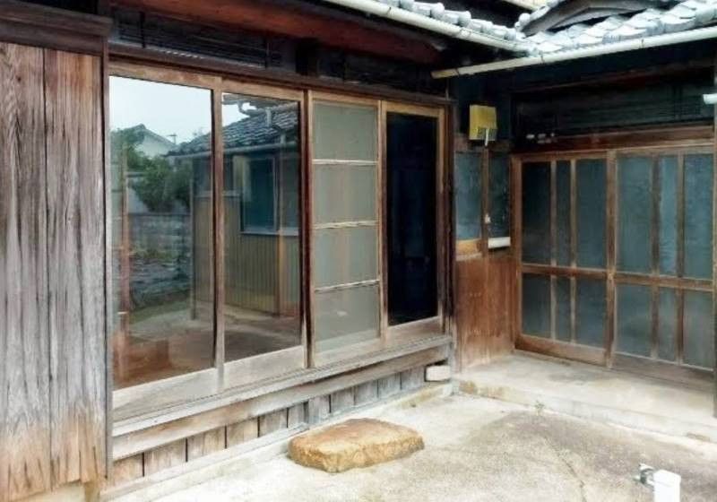 7DK Showa House with Large Garden in Himeji, Hyogo - Thumbnail 2