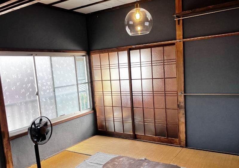 7DK Showa House with Large Garden in Himeji, Hyogo - Thumbnail 3