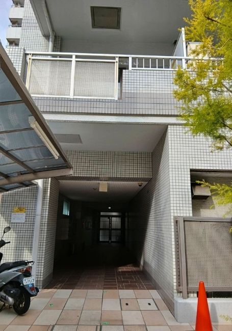 Renovated Apartment Unit for Sale in Central Wakayama City, 19.69 sqm - Thumbnail 3