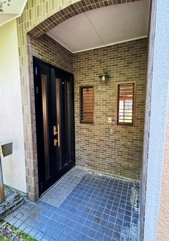 Fixer-Upper House with Land for Sale in Susono, Shizuoka - Thumbnail 3
