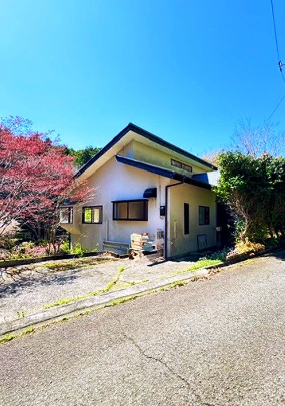 Fixer-Upper House with Land for Sale in Susono, Shizuoka - Thumbnail 2