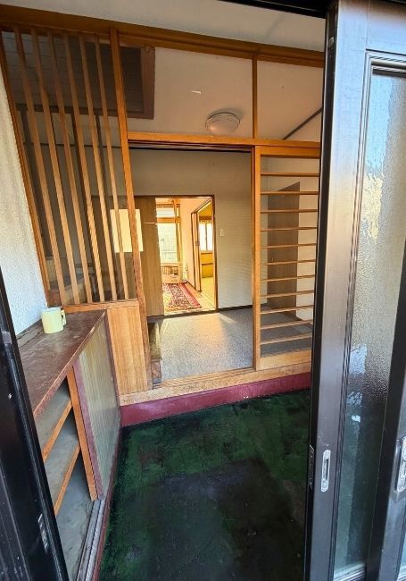 Renovated House for Sale in Aomori City with Backyard Pond - Thumbnail 3