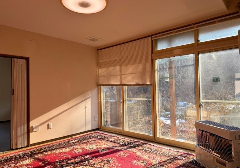 Renovated House for Sale in Aomori City with Backyard Pond - Thumbnail 2