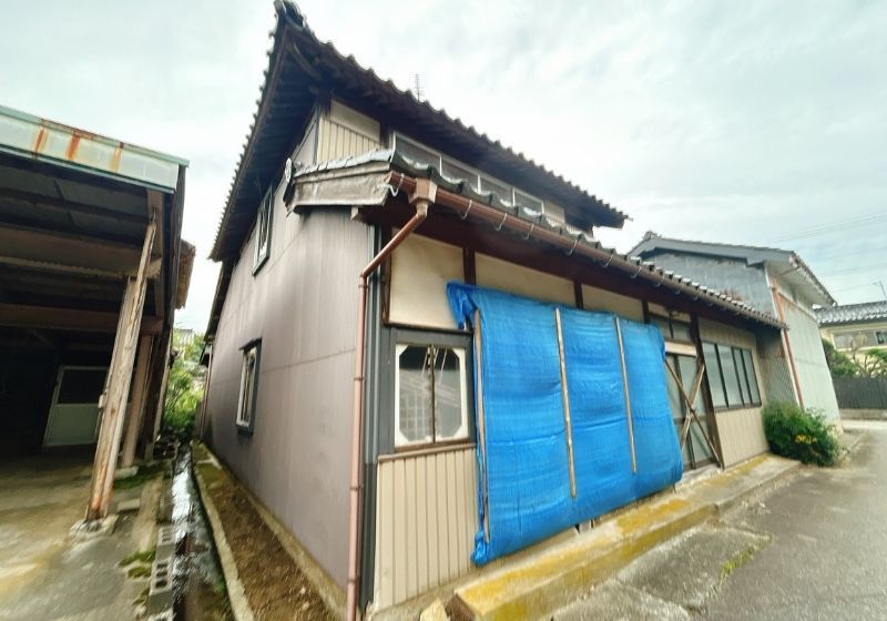 Spacious 9DK House with Barn and Garden in Himi, Toyama - Thumbnail 3