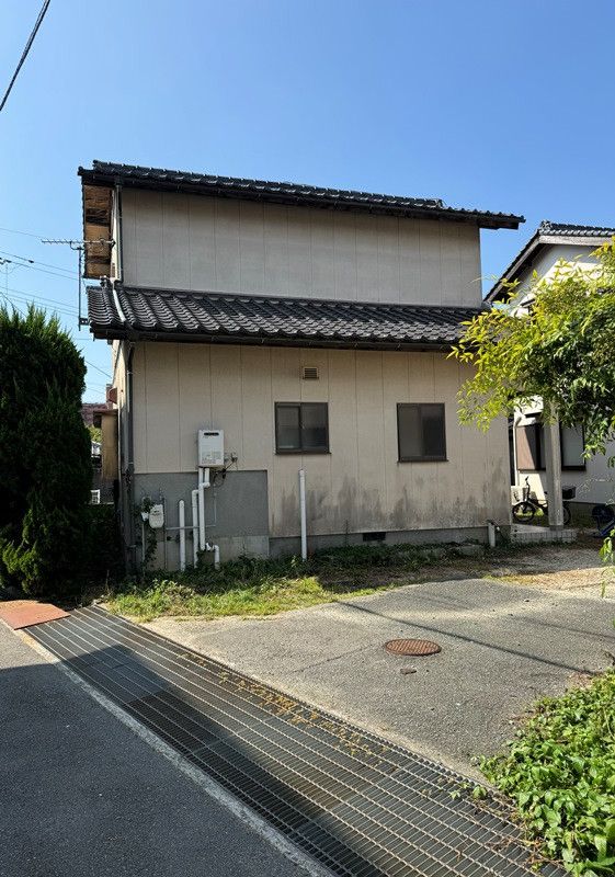 3K House for Sale in Quiet Residential Area of Hofu, Yamaguchi - Thumbnail 2