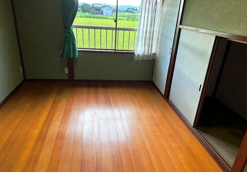 8DK Detached House for Sale in Takaoka, Toyama with Tenant - Thumbnail 2