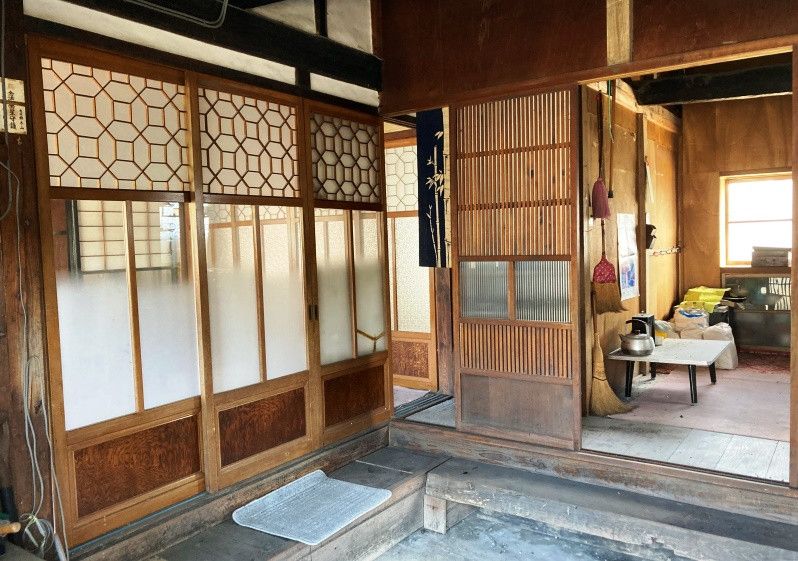 Sea Breeze Retro House for Sale in Kurobe, Toyama - Thumbnail 2