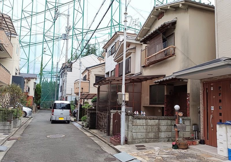 Vacant House for Sale in Hirakata City, Osaka Near Kōzenji Station - Thumbnail 2