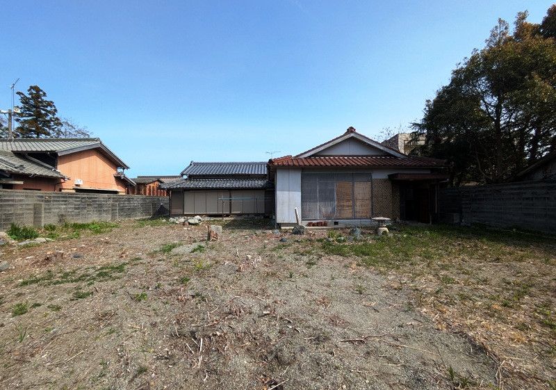 Spacious Single-Story Property on Large Lot in Matsusaka, Mie - Thumbnail 2