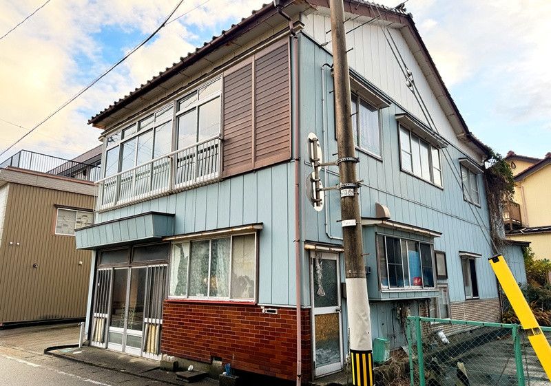 Partially Renovated House for Sale in Kurobe, Toyama - Thumbnail 3