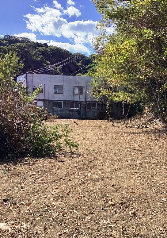 Beachside House with Large Land in Kure, Hiroshima - Thumbnail 3