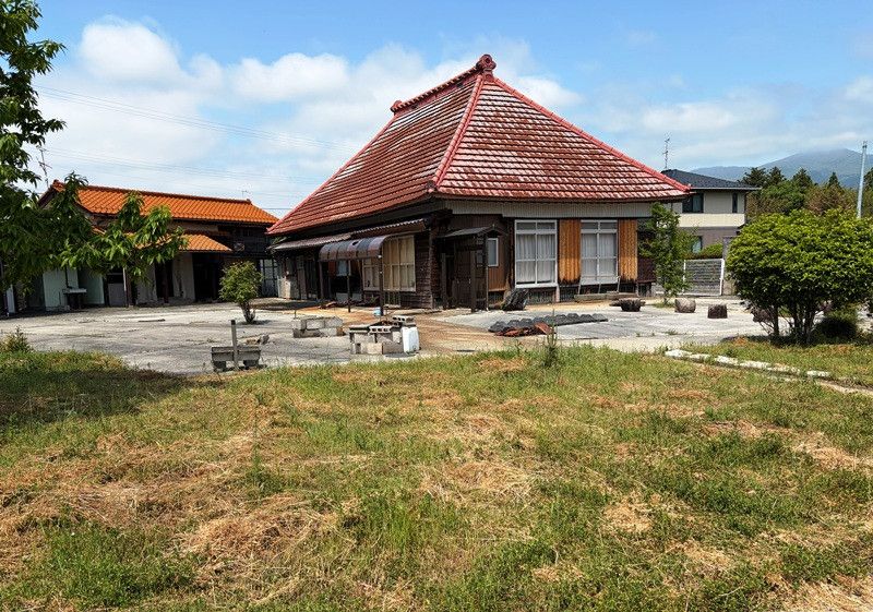 Wooden House on Sado Island with Land and Agricultural Fields - Thumbnail 2