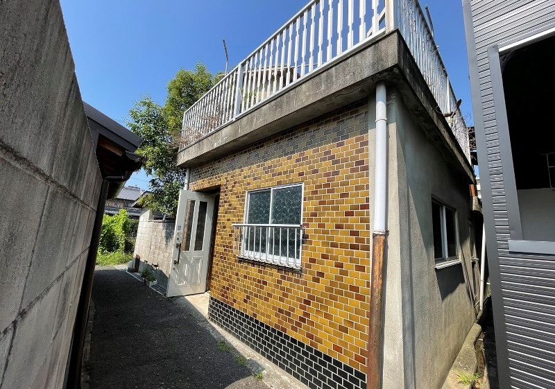 Dilapidated 5DK House with Land in Tajiri, Osaka for 4.8 Million Yen - Image 1