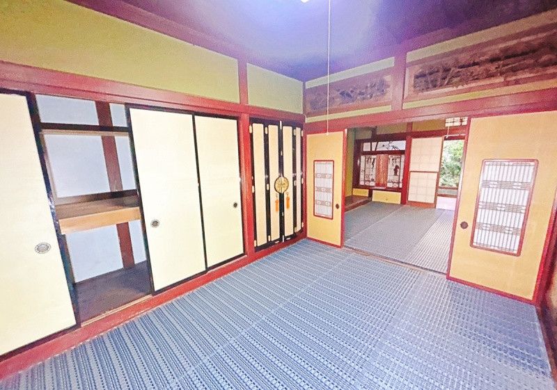 Spacious 5DK Traditional House with Barn in Takaoka, Toyama - Thumbnail 4