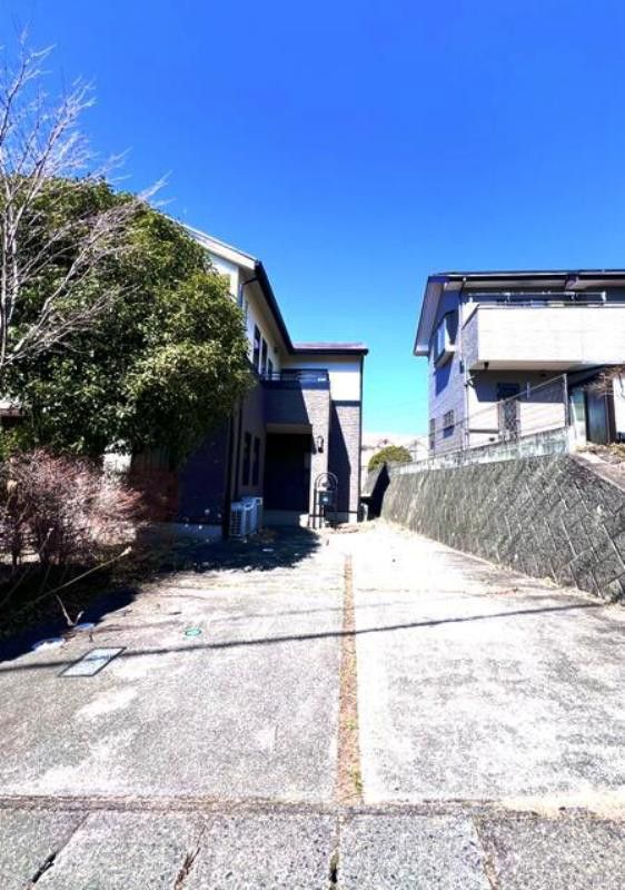 6LDK House for Sale in Mishima, Shizuoka with Garden and Parking - Thumbnail 2