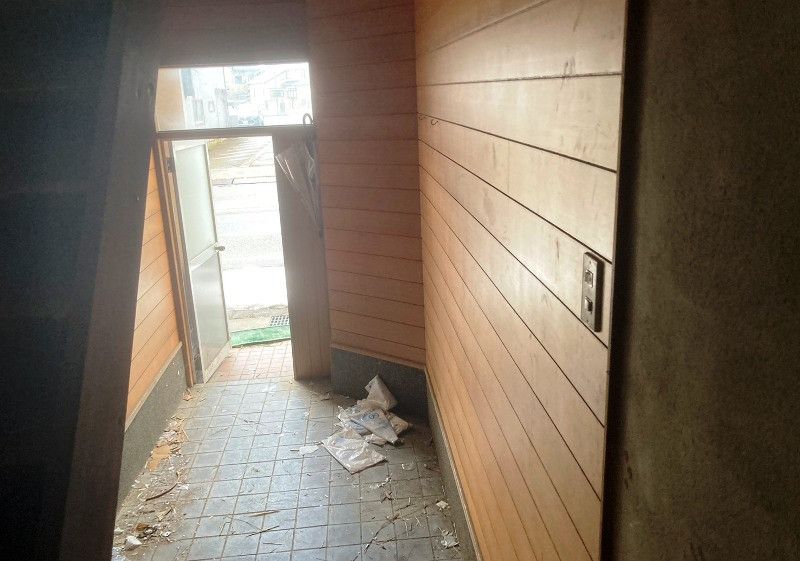 Commercial Property with Two Storefronts in Tonami, Toyama - Thumbnail 2