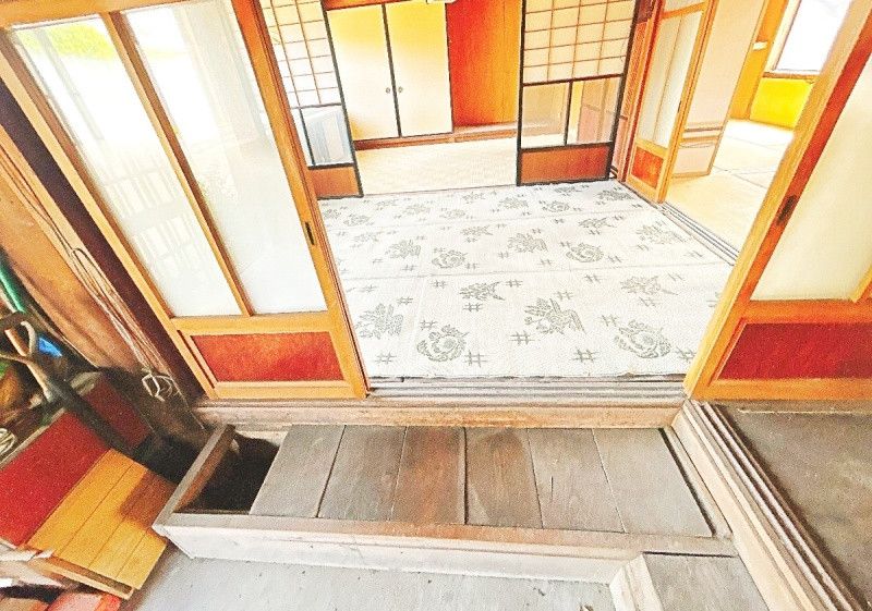 Retro 6K House with Parking Near Sea in Kurobe, Toyama - Image 1