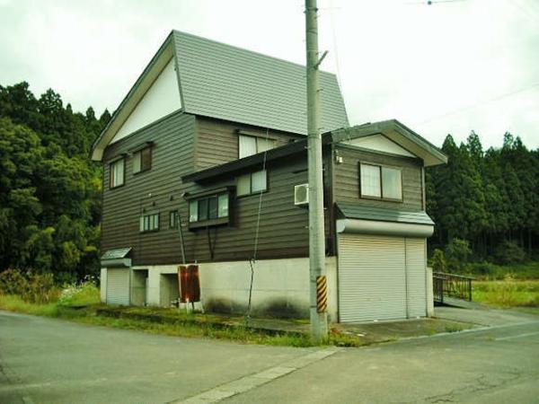 A private house in the countryside with a view of the mountains of the Shin-Etsu Border. (Completed) - Thumbnail 3