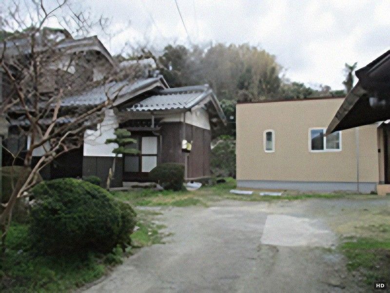 Traditional Home with Detached Cottage on Large Plot in Tottori - Thumbnail 3