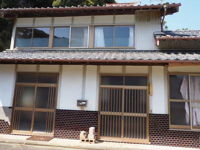 74. A house with a back door right next to the front door | Ikishima Gurashi [Iki City Official] — Image 1, Iki City, Fukuoka