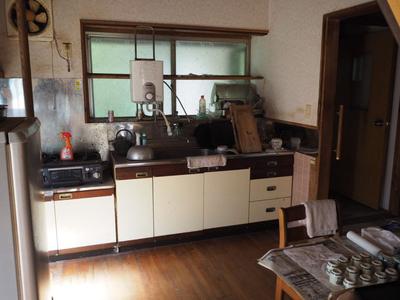74. A house with a back door right next to the front door | Ikishima Gurashi [Iki City Official] — Image 3, Iki City, Fukuoka