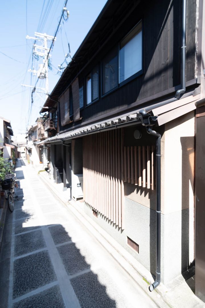 Renovated Kyoto Machiya Near Sanjo Jingu-dori in Higashiyama - Thumbnail 2