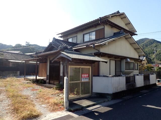 Traditional 4SLDK House for Sale in Tsukumi, Oita - 316sqm Land - Thumbnail 2