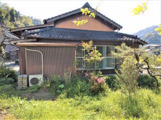 Historic 1872 House in Tsukumi City - 476m² Plot with Mountain Views — Image 2, Tsukumi, Oita