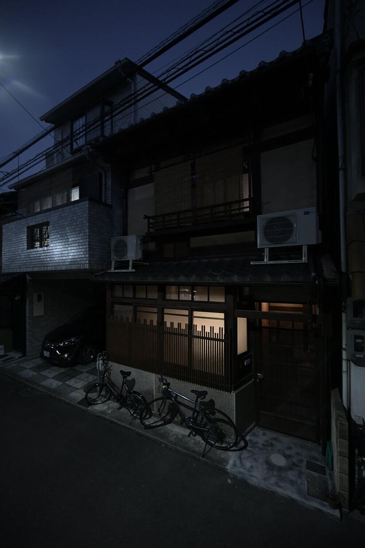 Renovated Kyoto Machiya Hideaway in Nakagyo Ward - Thumbnail 2