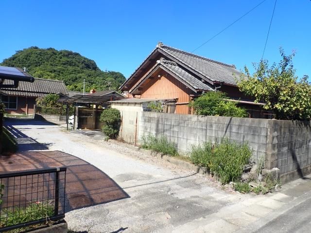 1951 Wooden House on 200sqm Land in Tsukumi, Oita - Thumbnail 2