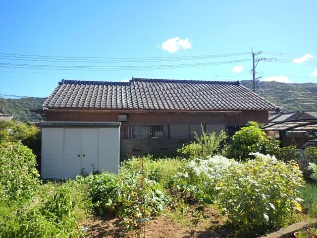 1951 Wooden House on 200sqm Land in Tsukumi, Oita - Thumbnail 3