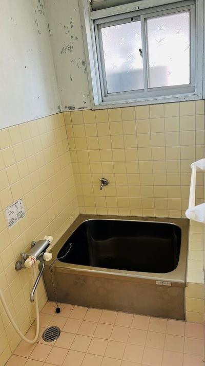 1966 Concrete Home in Hyuga City with 3 Layout Options — Image 3, Hyuga, Miyazaki