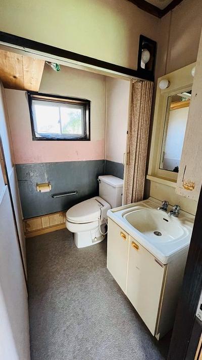 1966 Concrete Home in Hyuga City with 3 Layout Options — Image 4, Hyuga, Miyazaki