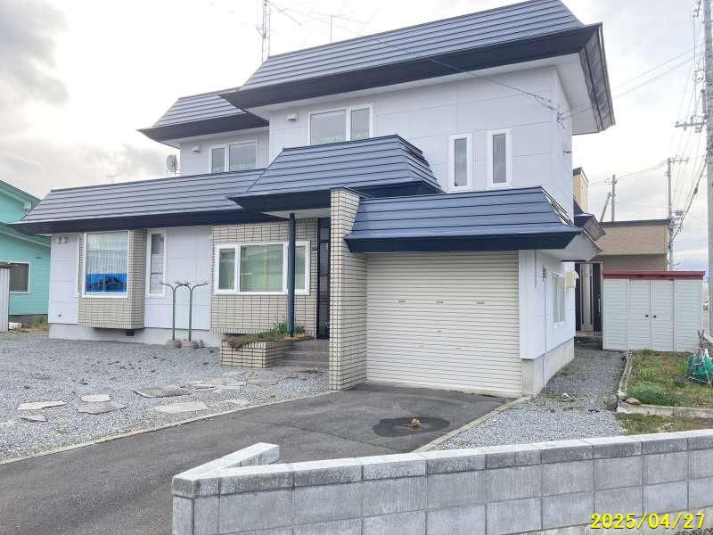 Spacious Home in Higashikagura, Hokkaido - Image 1